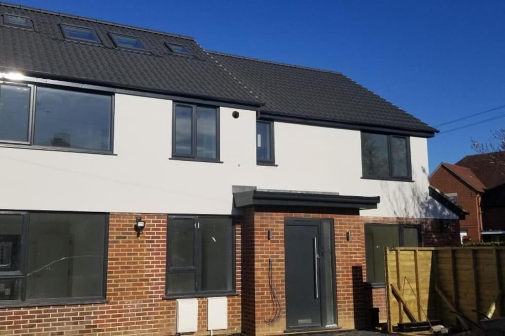 Paradigm House, Modern 2-Bedroom Duplex Apartment 2, Free Parking, Oxford Extérieur photo