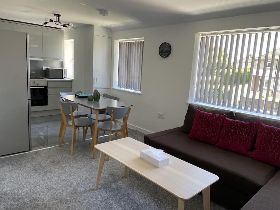 Paradigm House, Modern 2-Bedroom Duplex Apartment 2, Free Parking, Oxford Extérieur photo
